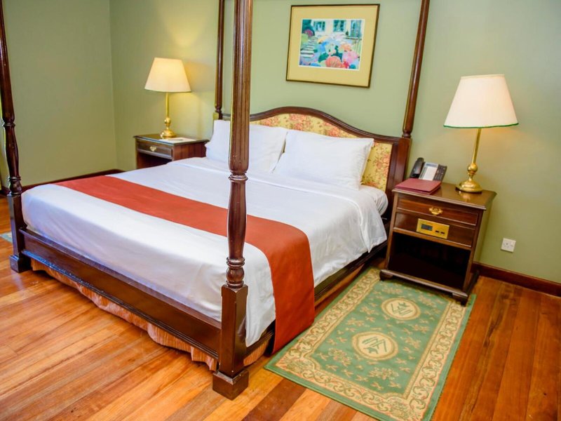 The Windsor Golf & Country 32