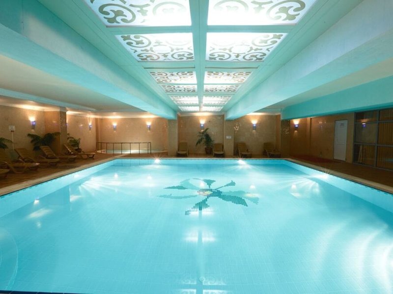 Insula Resort & Spa 8 - Outdoor Pool