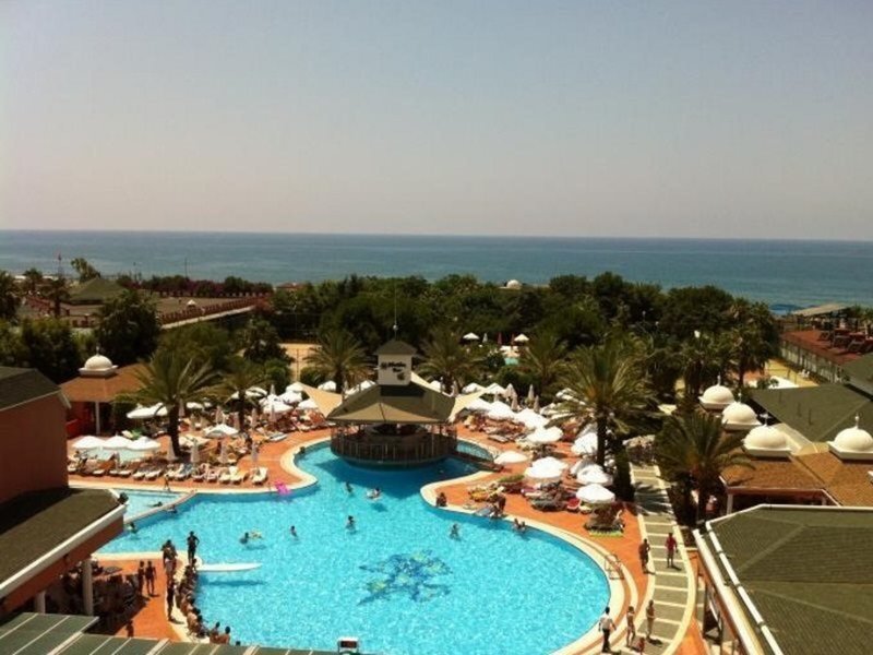 Insula Resort & Spa 10 - Outdoor Pool