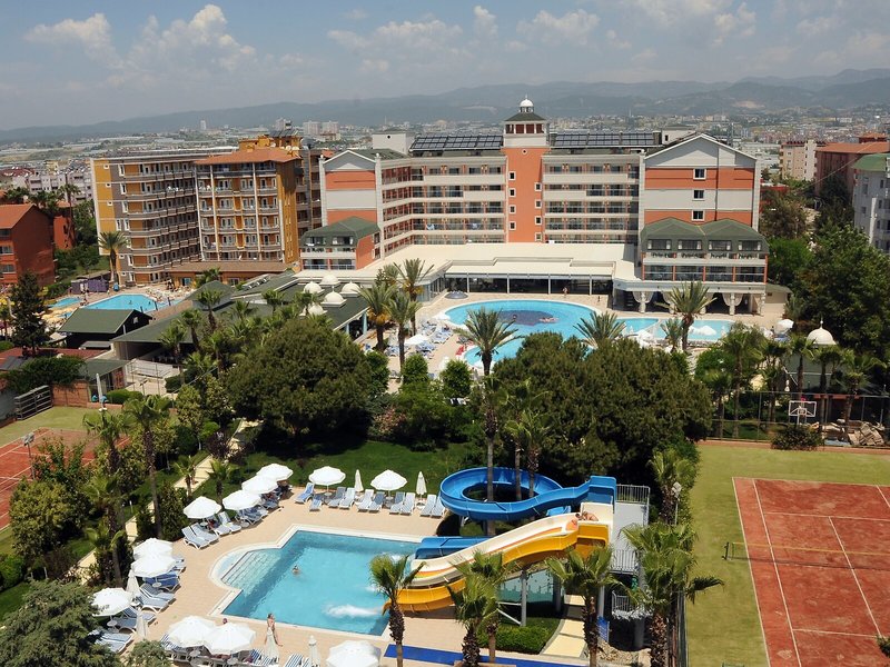 Insula Resort & Spa 11 - Outdoor Pool