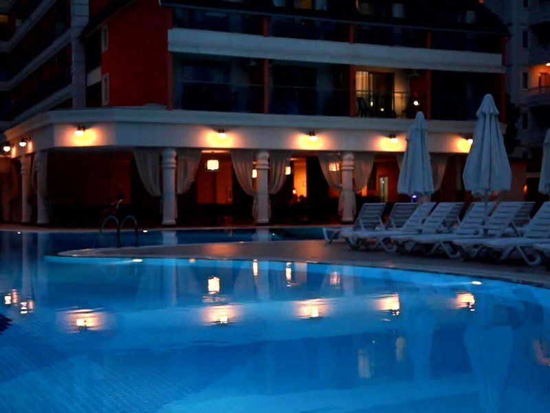 Insula Resort & Spa 17 - Outdoor Pool