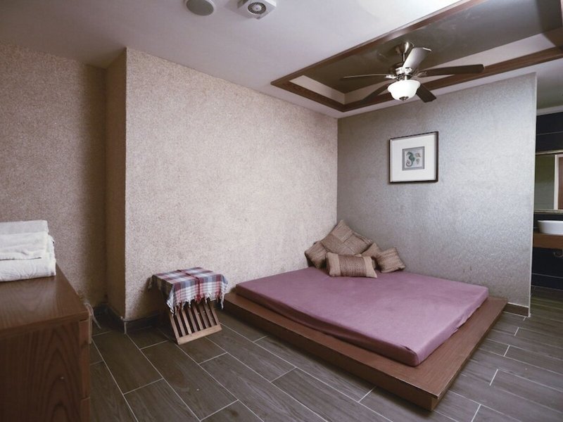 Insula Resort & Spa 40 - Room Example