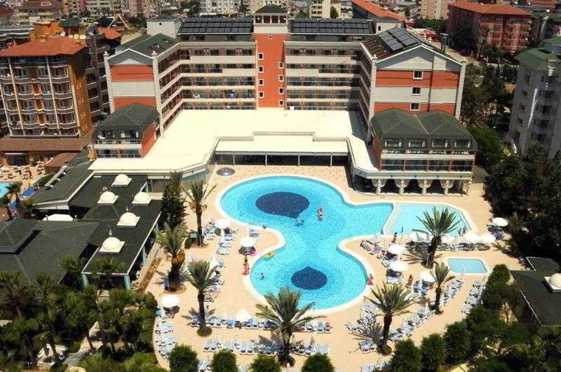 Insula Resort & Spa 3 - Outdoor Pool