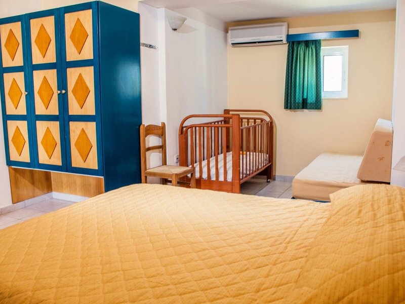 Limanaki Apartments 9