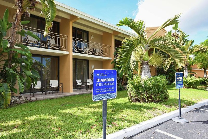 Hampton Inn at Manatee Bay 4