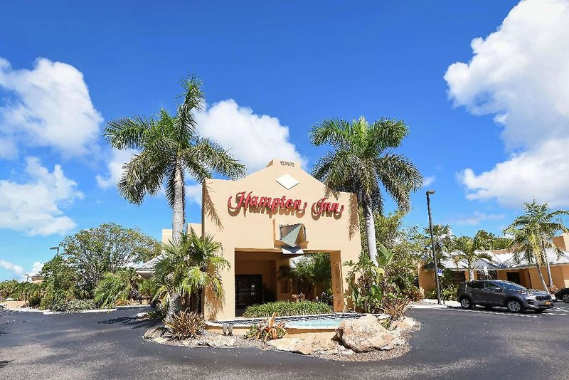Hampton Inn at Manatee Bay 10