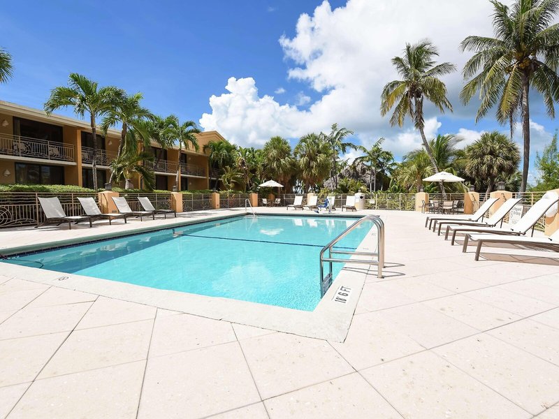 Hampton Inn Key Largo Manatee Bay 8