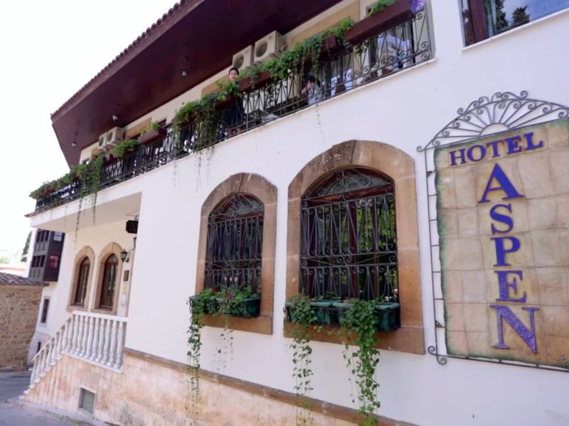 Aspen Hotel 5