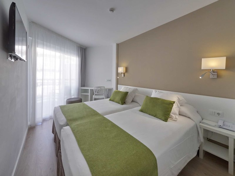 BQ Hotel Amfora Beach Hotel 10