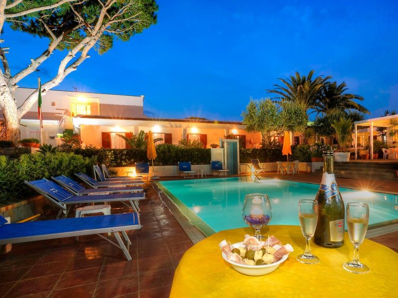 Hotel Villa Mena 12