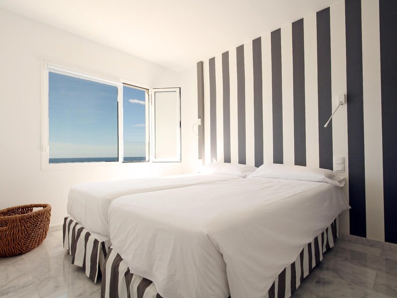 Marina Bayview 48
