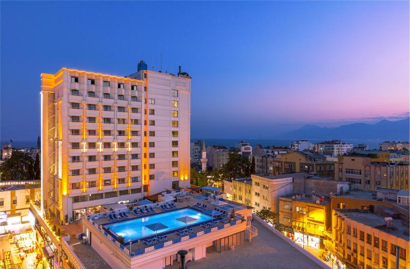 Best Western Plus Khan Hotel 1
