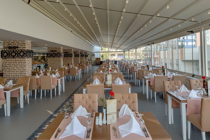 Best Western Plus Khan Hotel 4