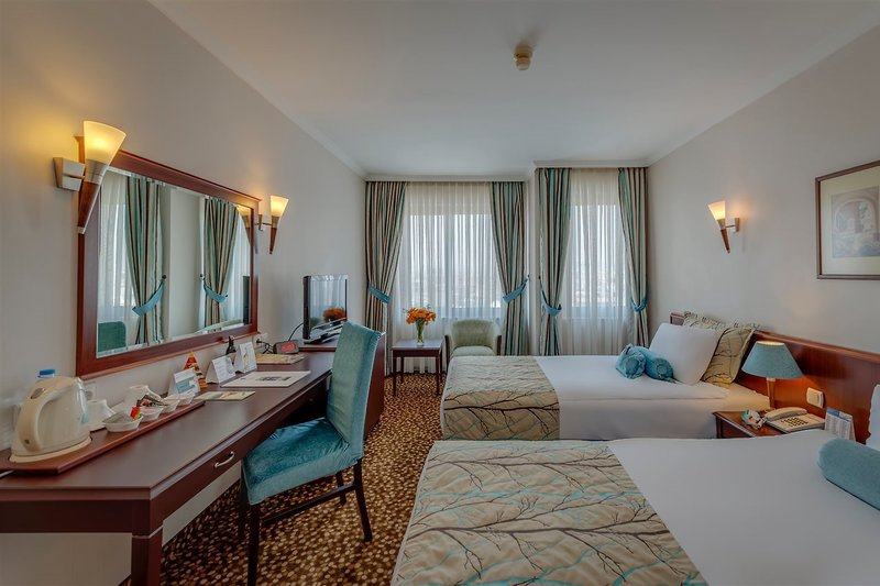 Best Western Plus Khan Hotel 6