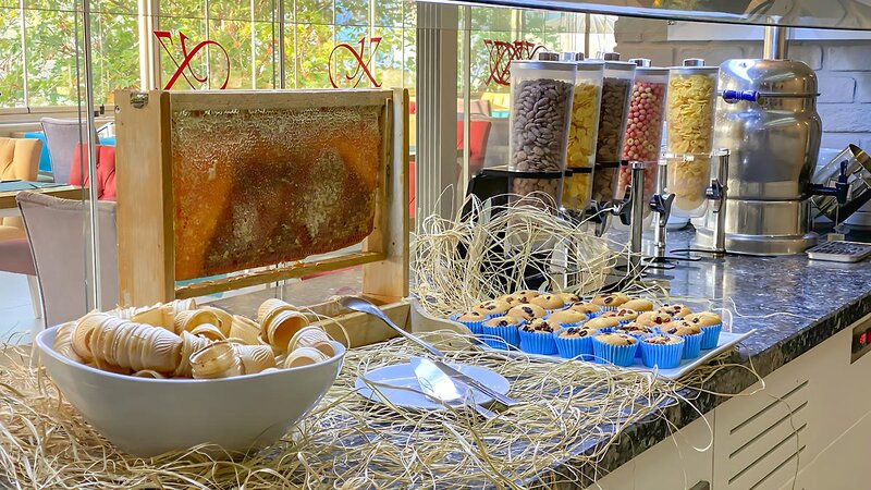 Best Western Plus Khan Hotel 9
