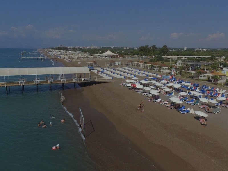 Laren Family Hotel & Spa  9