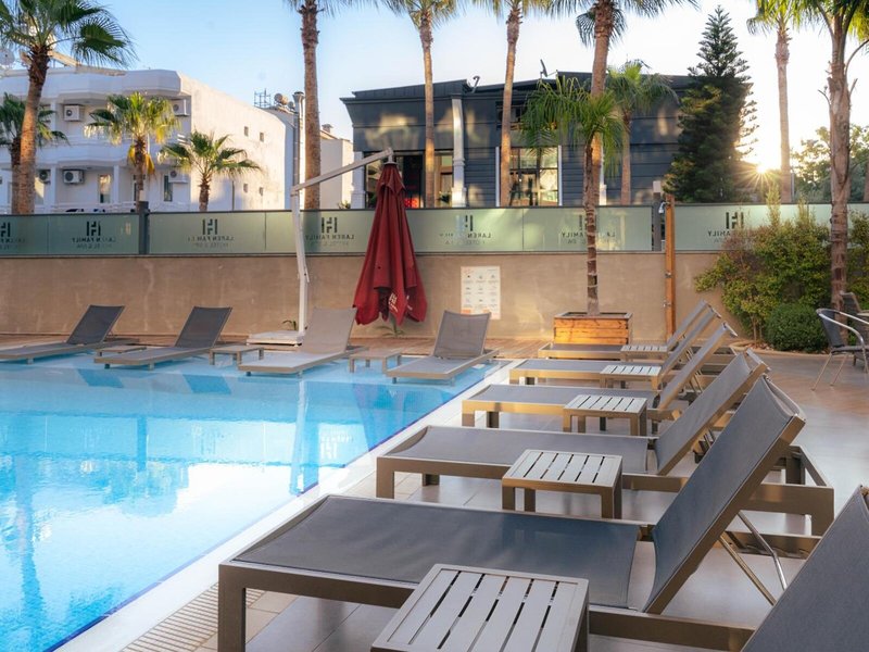 Laren Family Hotel & Spa  12