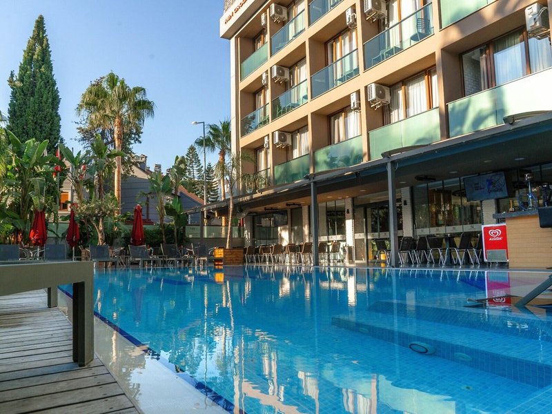 Laren Family Hotel & Spa  16