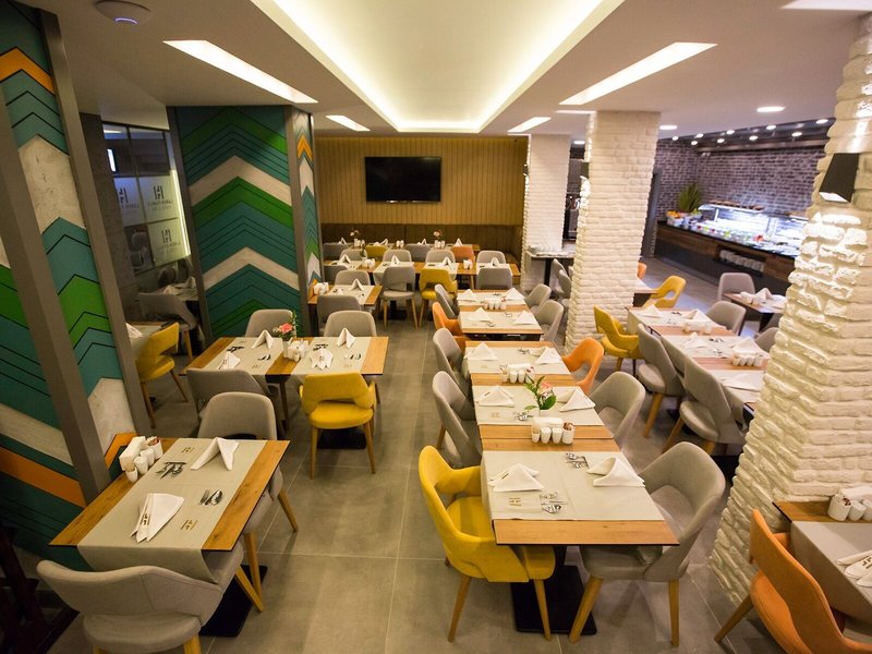 Laren Family Hotel & Spa  28