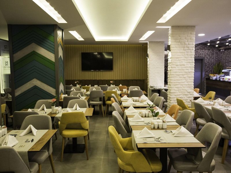 Laren Family Hotel & Spa  30