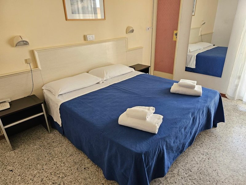 Hotel Riviera 2