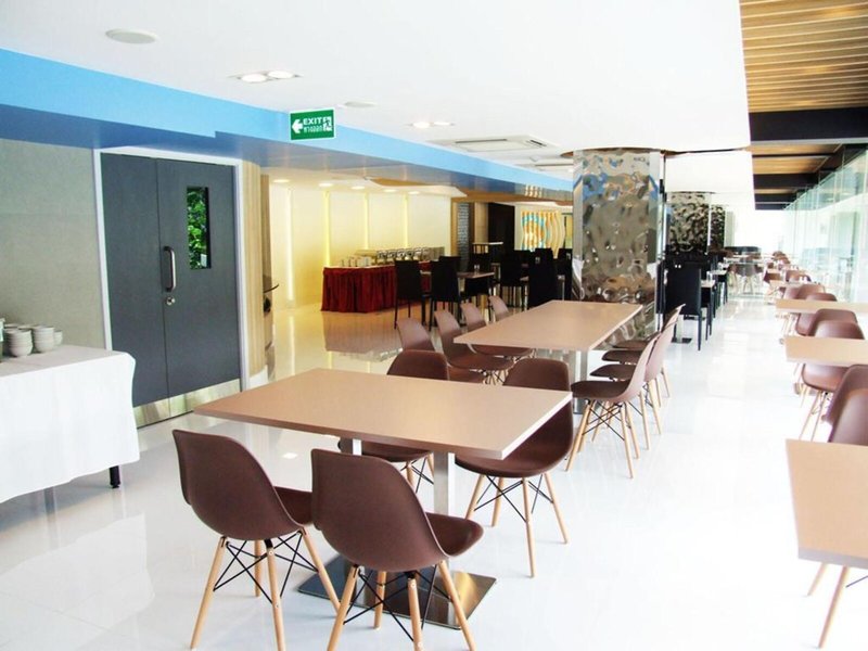 Grand Tower Inn Sathorn 12