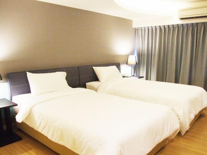 Grand Tower Inn Sathorn 25