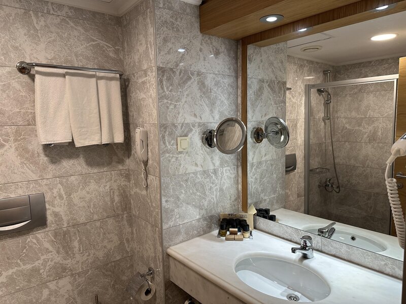 Belconti Resort 35 - Bathroom Example
