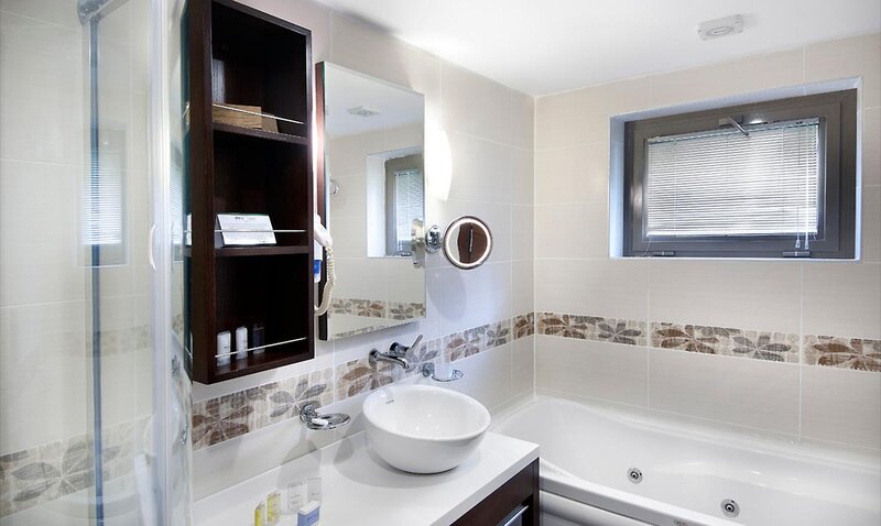 Belconti Resort 129 - Bathroom Example
