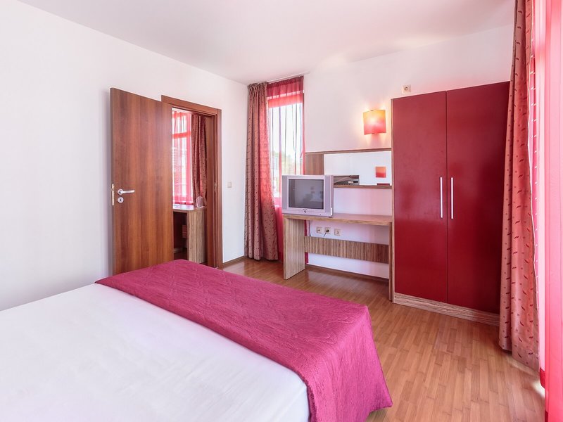 Hotel Apolis 32