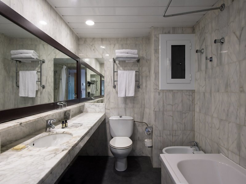 Catalonia Park Putxet 47 - Bathroom Example