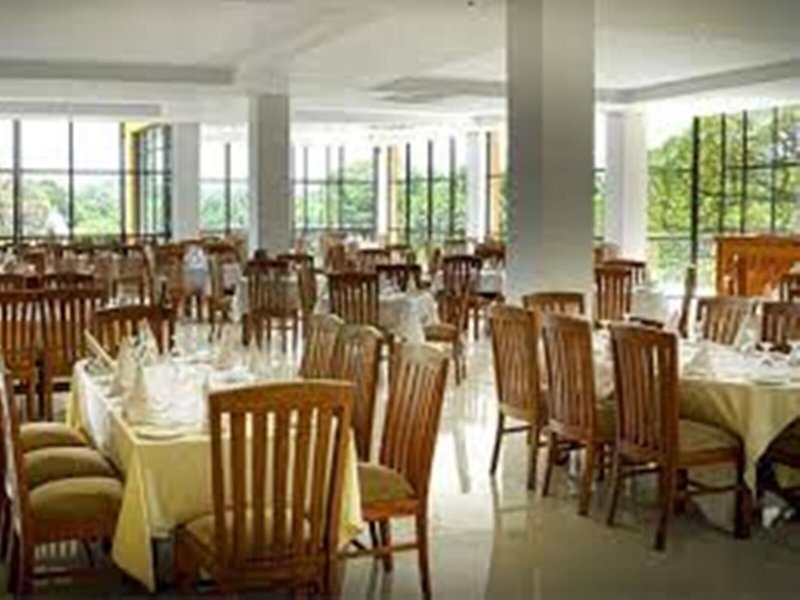 Oak Ray Regency Hotel 20