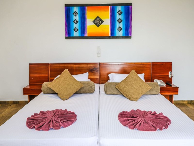 Oak Ray Regency Hotel 28