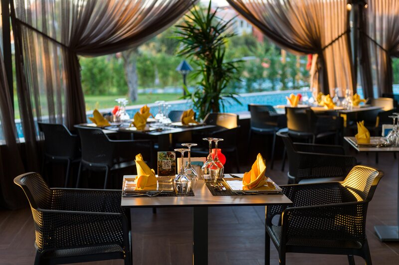 Club Mega Saray 180