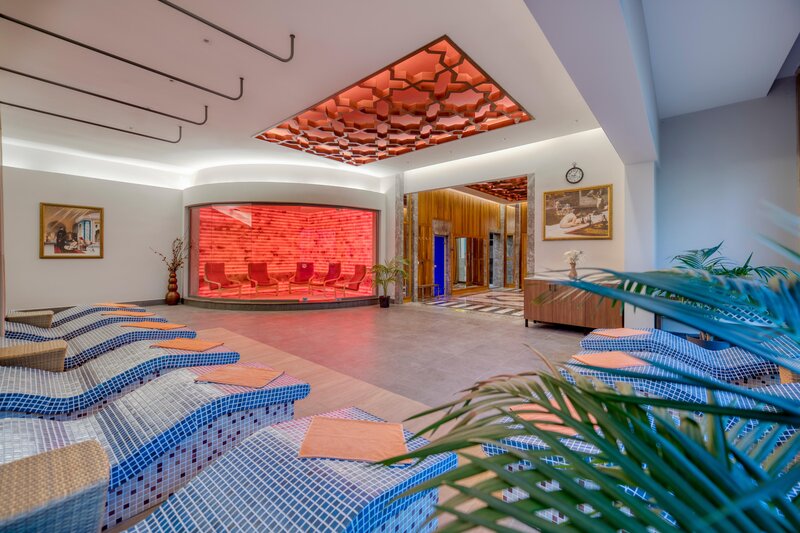 Club Mega Saray 270