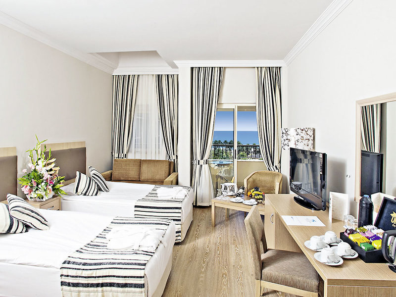 Crystal Tat Beach Golf Resort & Spa 14