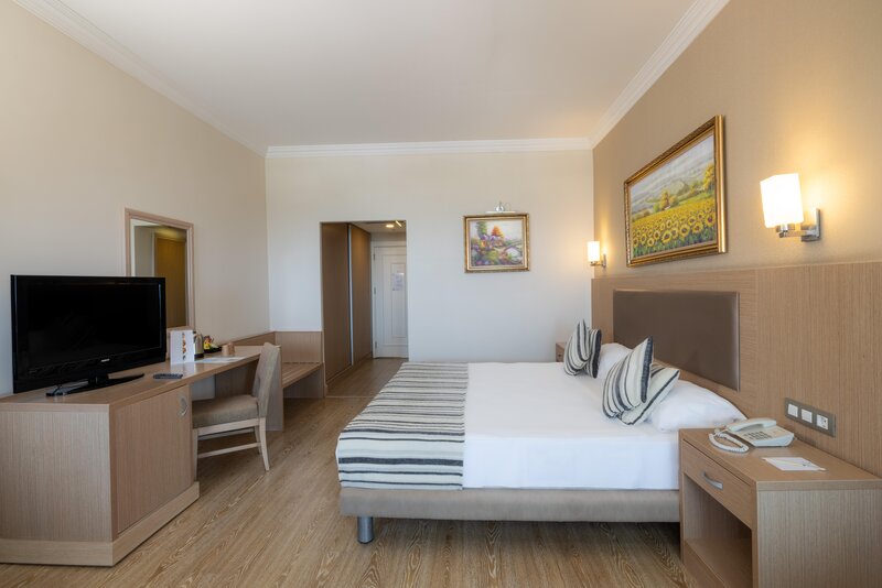 Crystal Tat Beach Golf Resort & Spa 40