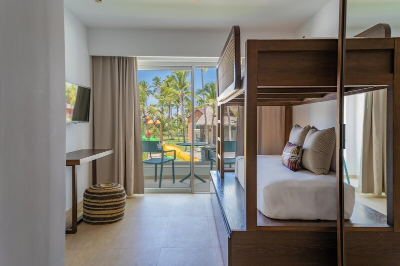 Tropical Deluxe Princess 14