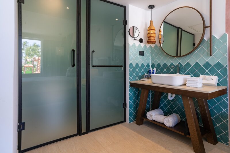 Tropical Deluxe Princess 17