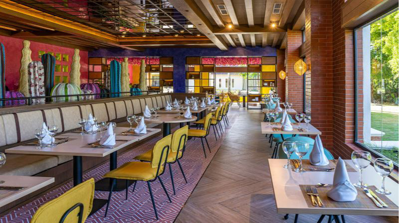 Tropical Deluxe Princess 72