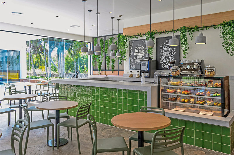 Tropical Deluxe Princess 16