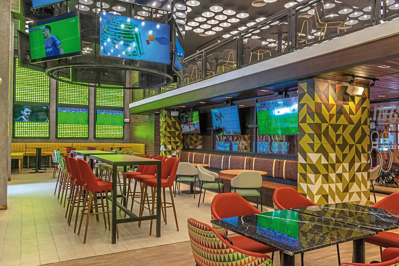 Tropical Deluxe Princess 17