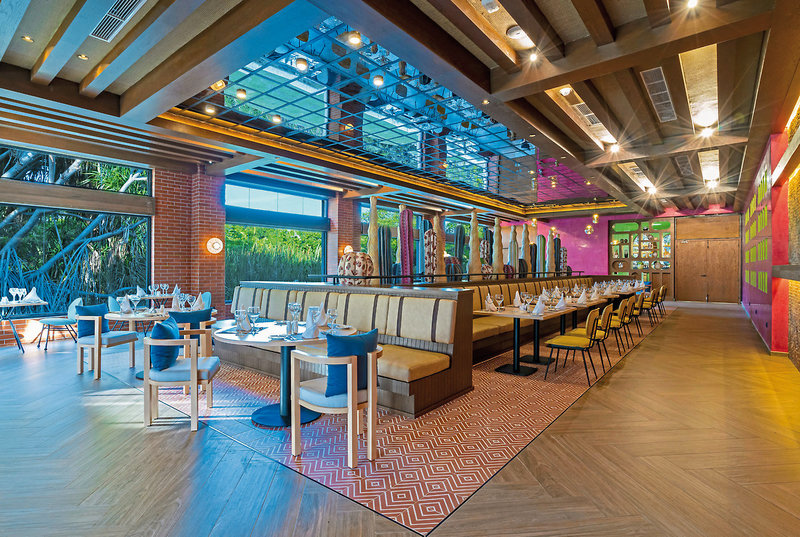 Tropical Deluxe Princess 18