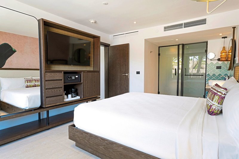 Tropical Deluxe Princess 5