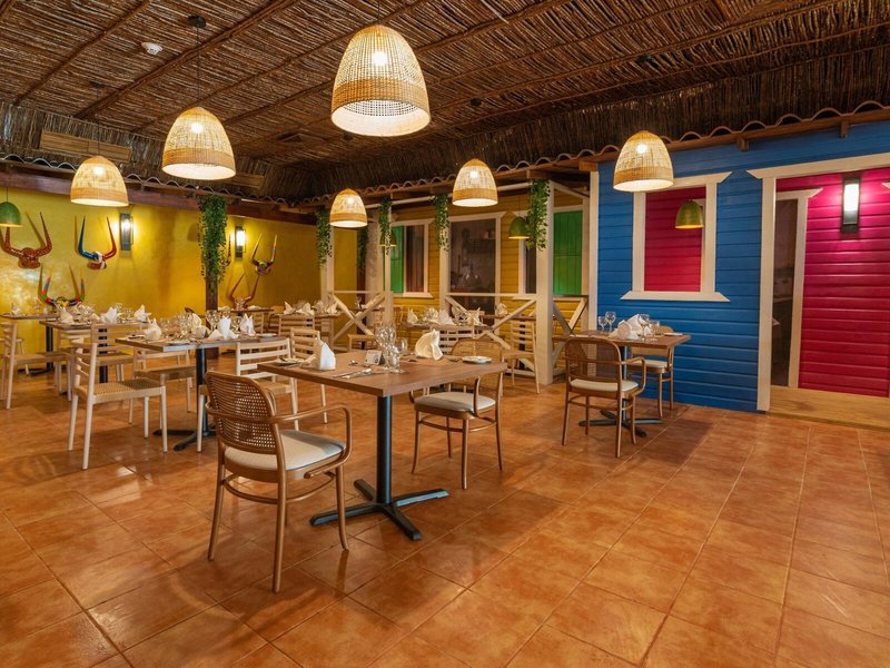 Tropical Princess Beach Resort & Spa 14