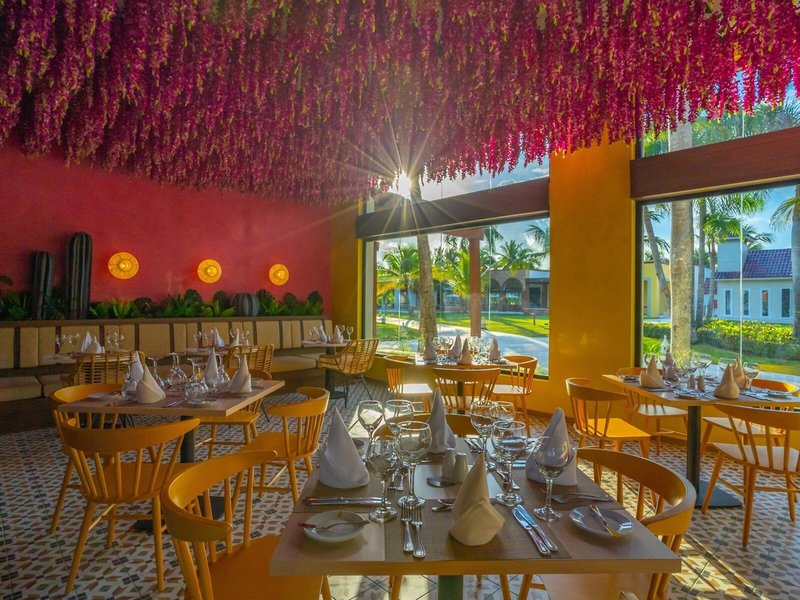 Tropical Princess Beach Resort & Spa 16