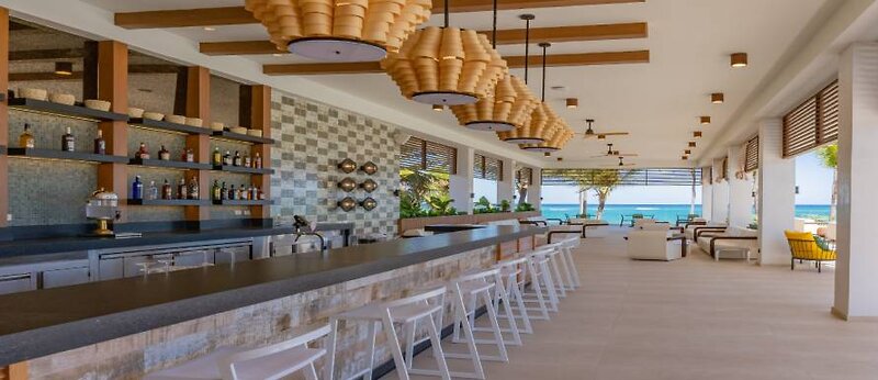 Tropical Deluxe Princess 14