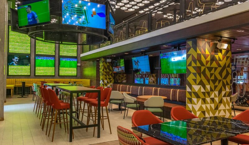 Tropical Deluxe Princess 18