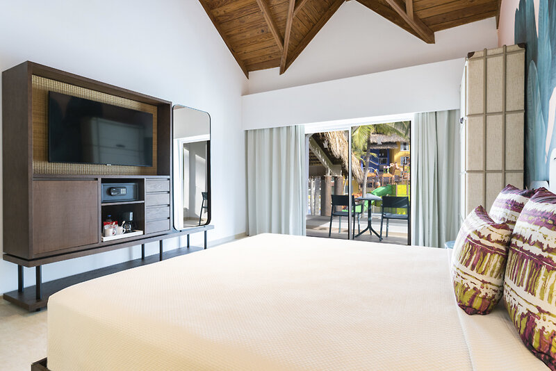 Tropical Deluxe Princess 19