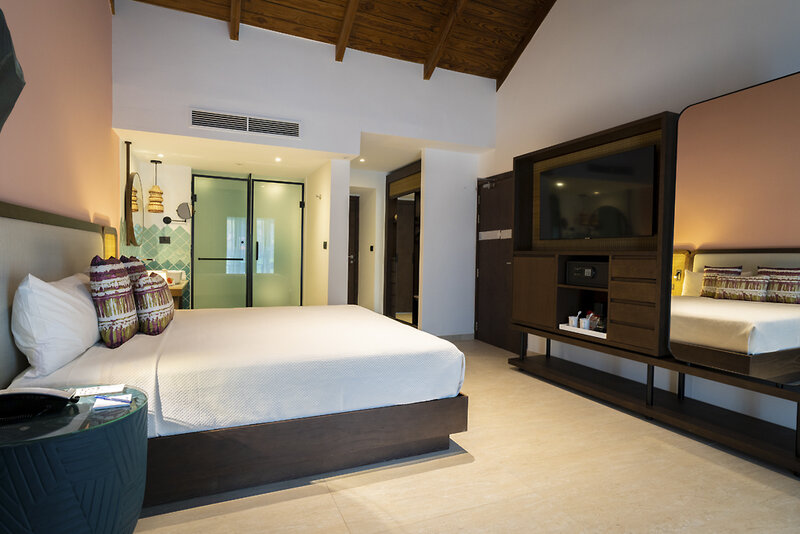 Tropical Deluxe Princess 21